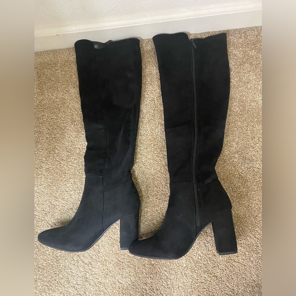 TOP MODA Black Suede Knee High Heeled Booties